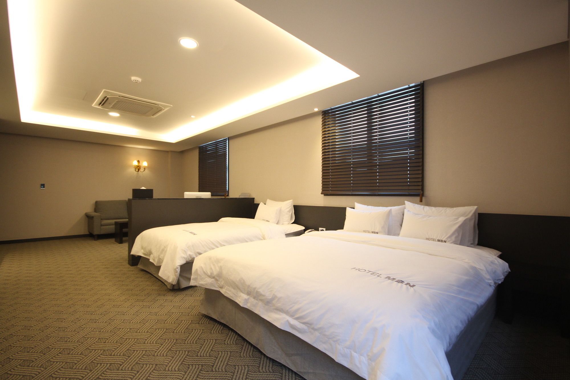โรงแรมเอ็มบีเอ็น ชางวอน ภายนอก รูปภาพ